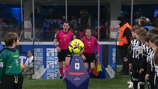 包含荷甲赛程吃紧；曼城关键时刻内部沟通；球迷炸锅；球队文化再被提及的词条