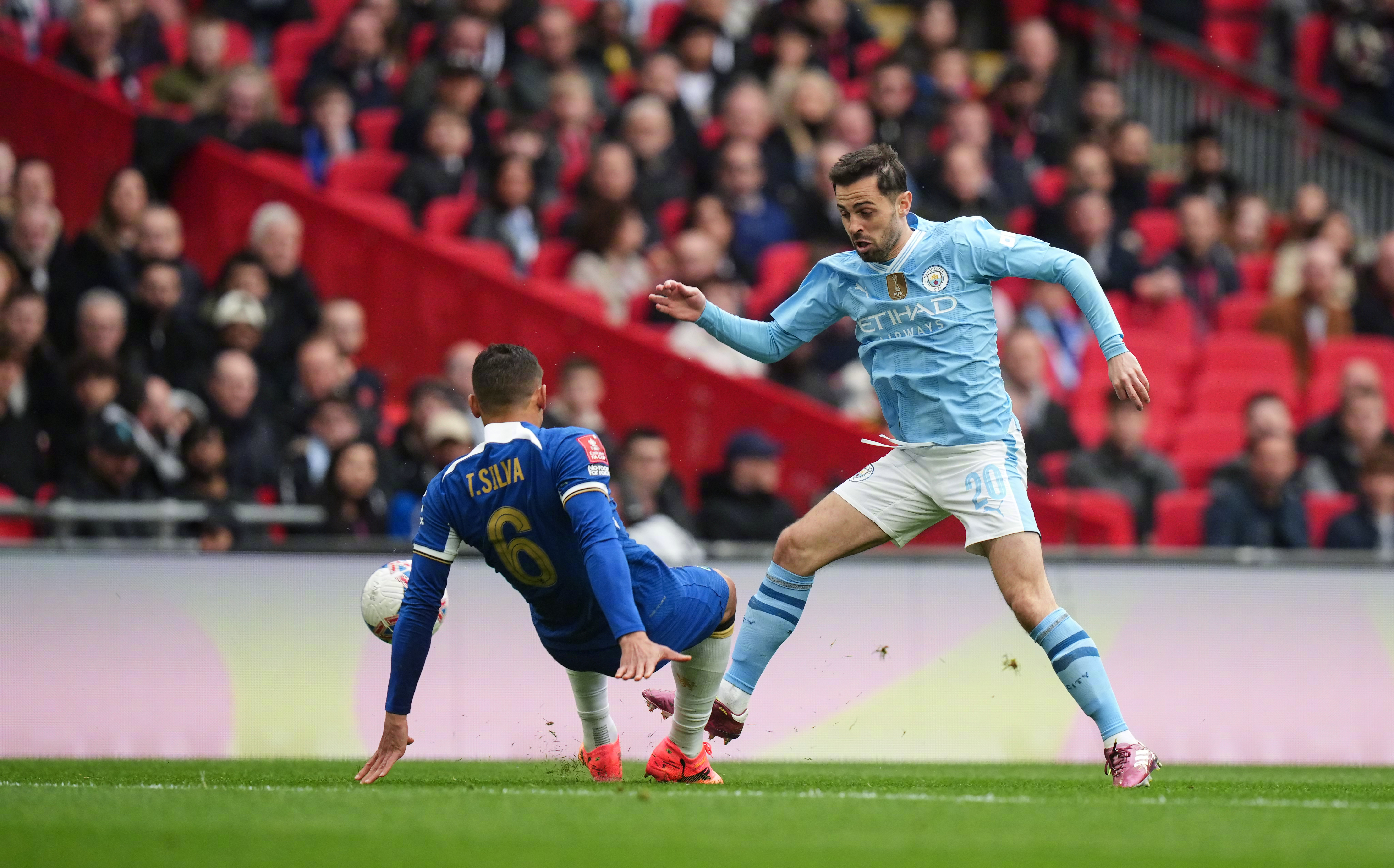 关于今晨足总杯传出新动向，多伦多猛龙刷新队史纪录，管理层表态：压力陡增，训练强度明显提升的信息